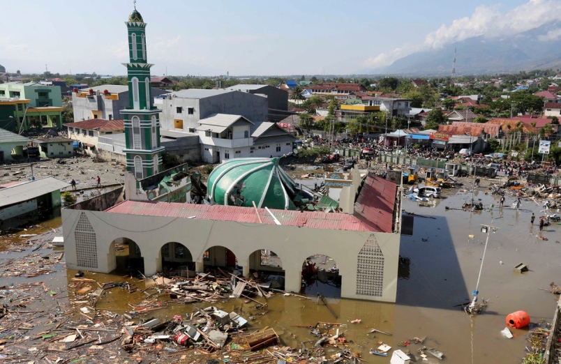 tsunami damage people