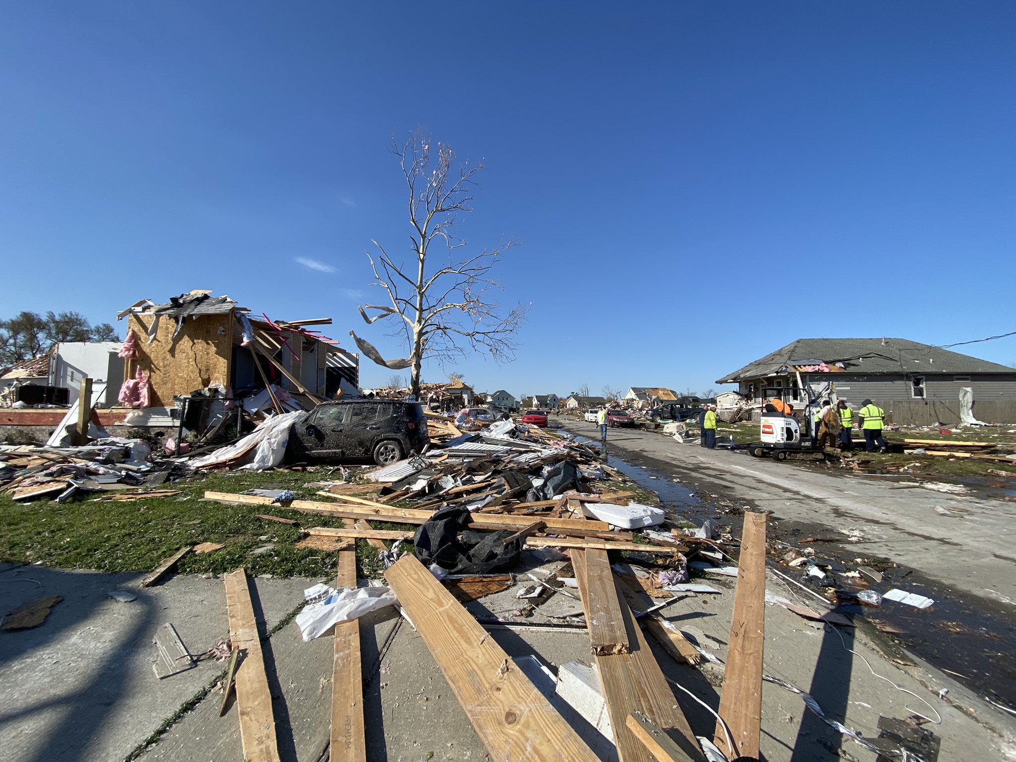 Florida tornado extensive damage severe weather