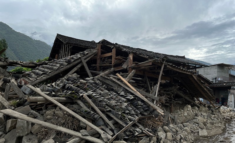 Photo of collapsed building